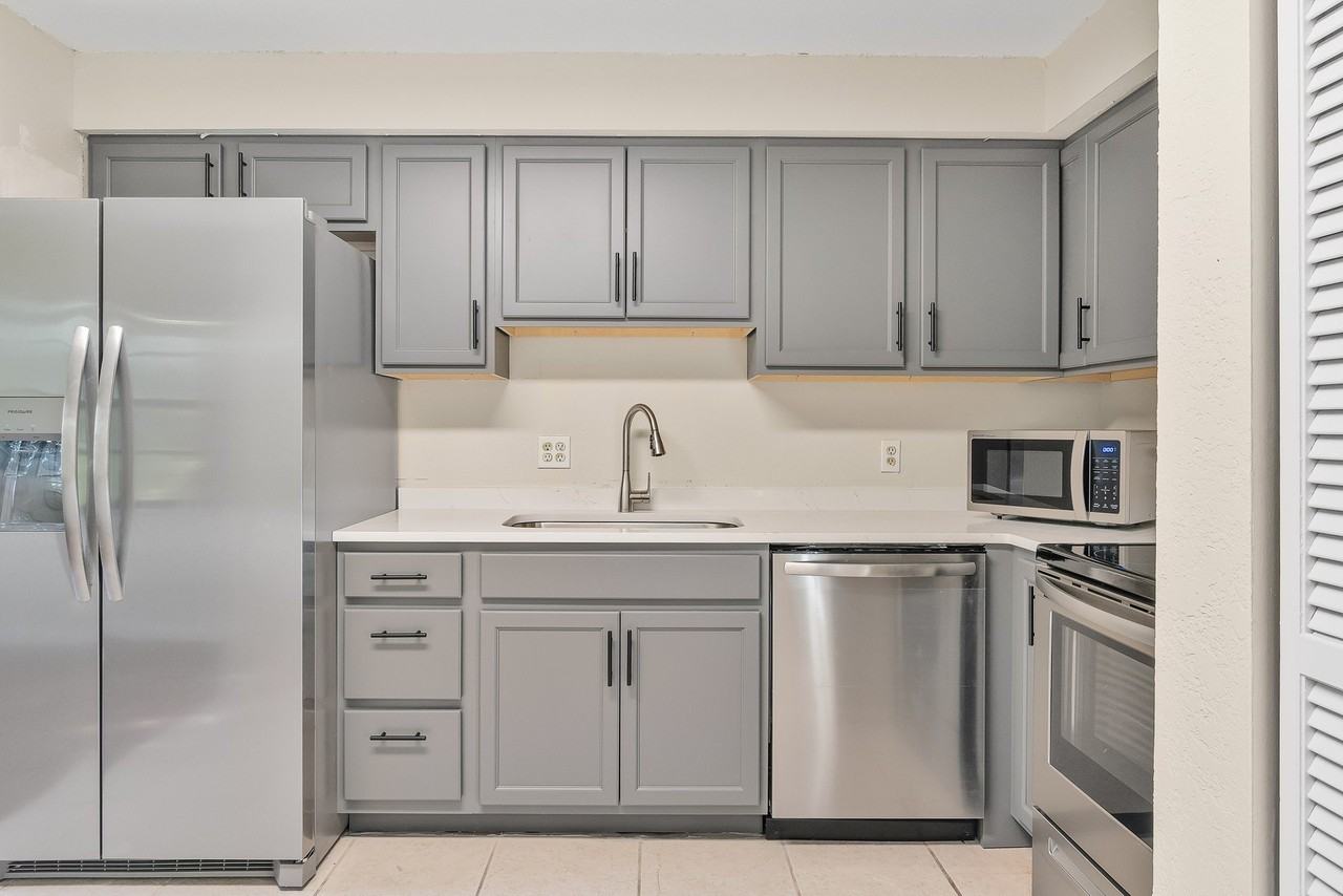 855 16th Pl #2 - Photo 5 of 24