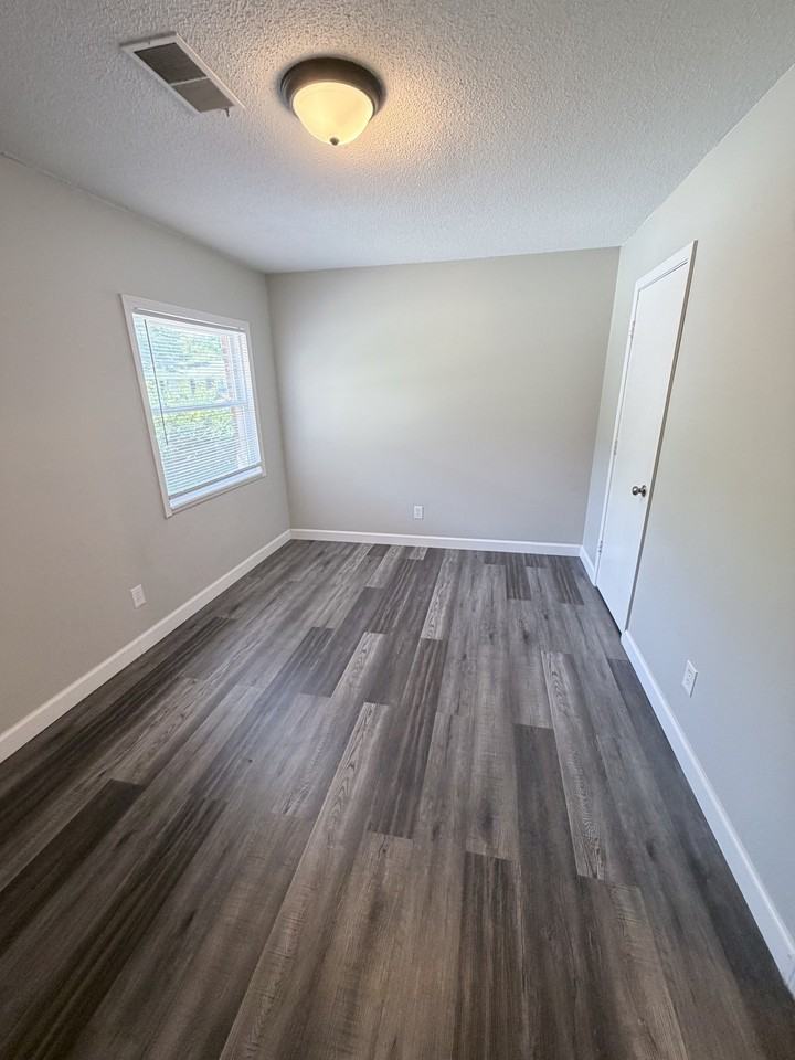 101 Stonehaven Dr - Photo 5 of 12