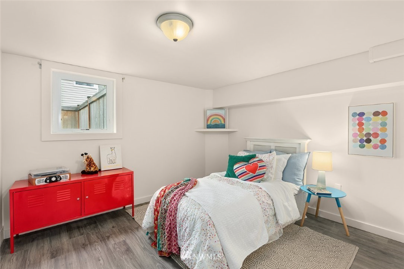 3903 Sw Dakota St - Photo 6 of 12