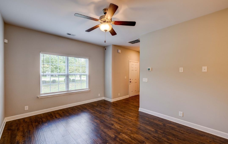 310 Rowlette Cir - Photo 2 of 39