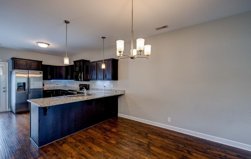 310 Rowlette Cir - Photo 4 of 39
