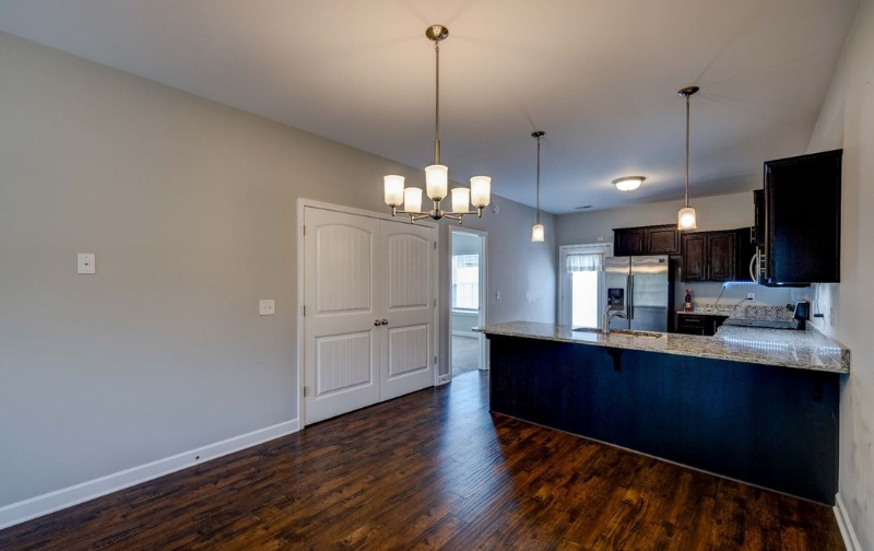310 Rowlette Cir - Photo 5 of 39