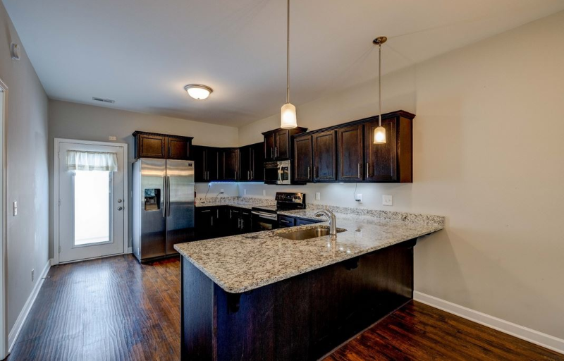 310 Rowlette Cir - Photo 6 of 39