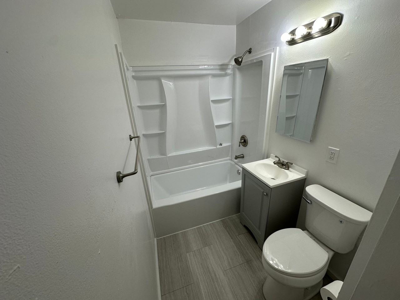 5764 Gallatin Ln - Photo 3 of 11