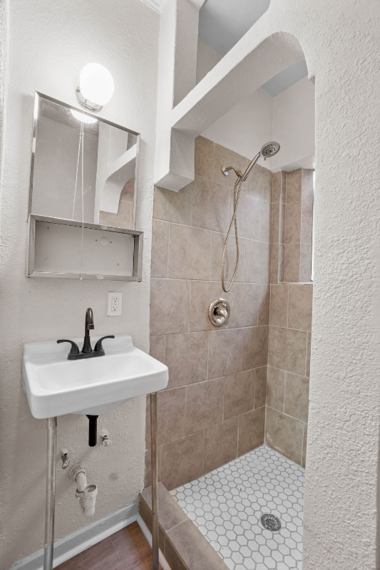 2611 Pershing Dr - Photo 5 of 23