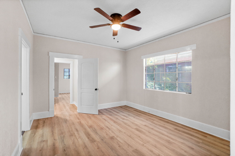 2611 Pershing Dr - Photo 6 of 23