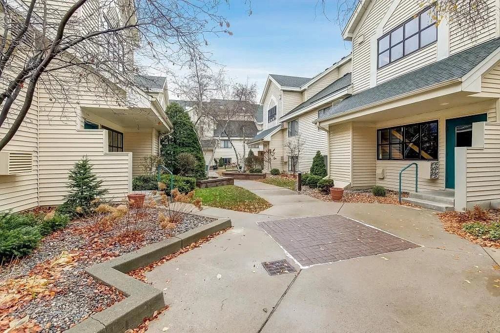 7615 Edinborough Way #4108 - Photo 3 of 17
