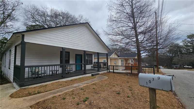 1079 Regent St Sw - Photo 2 of 40
