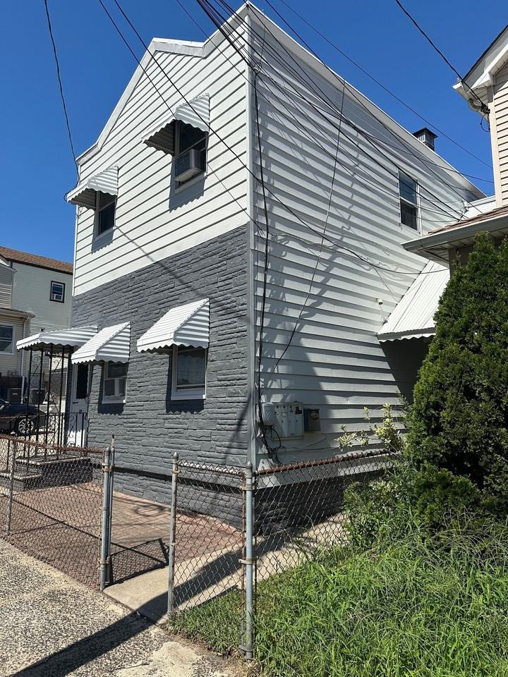 22 Rutgers St #1F - Photo 2 of 2