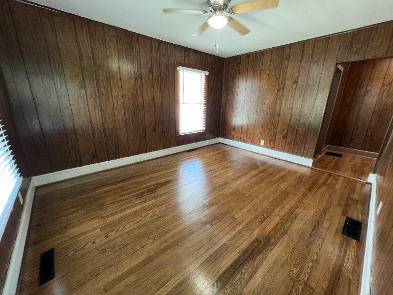 300 Penn Pl - Photo 5 of 12