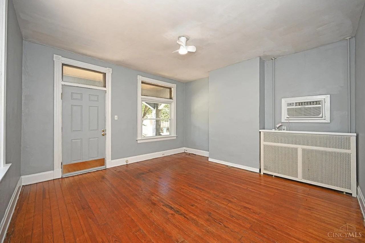 2202 W Clifton Ave - Photo 5 of 18