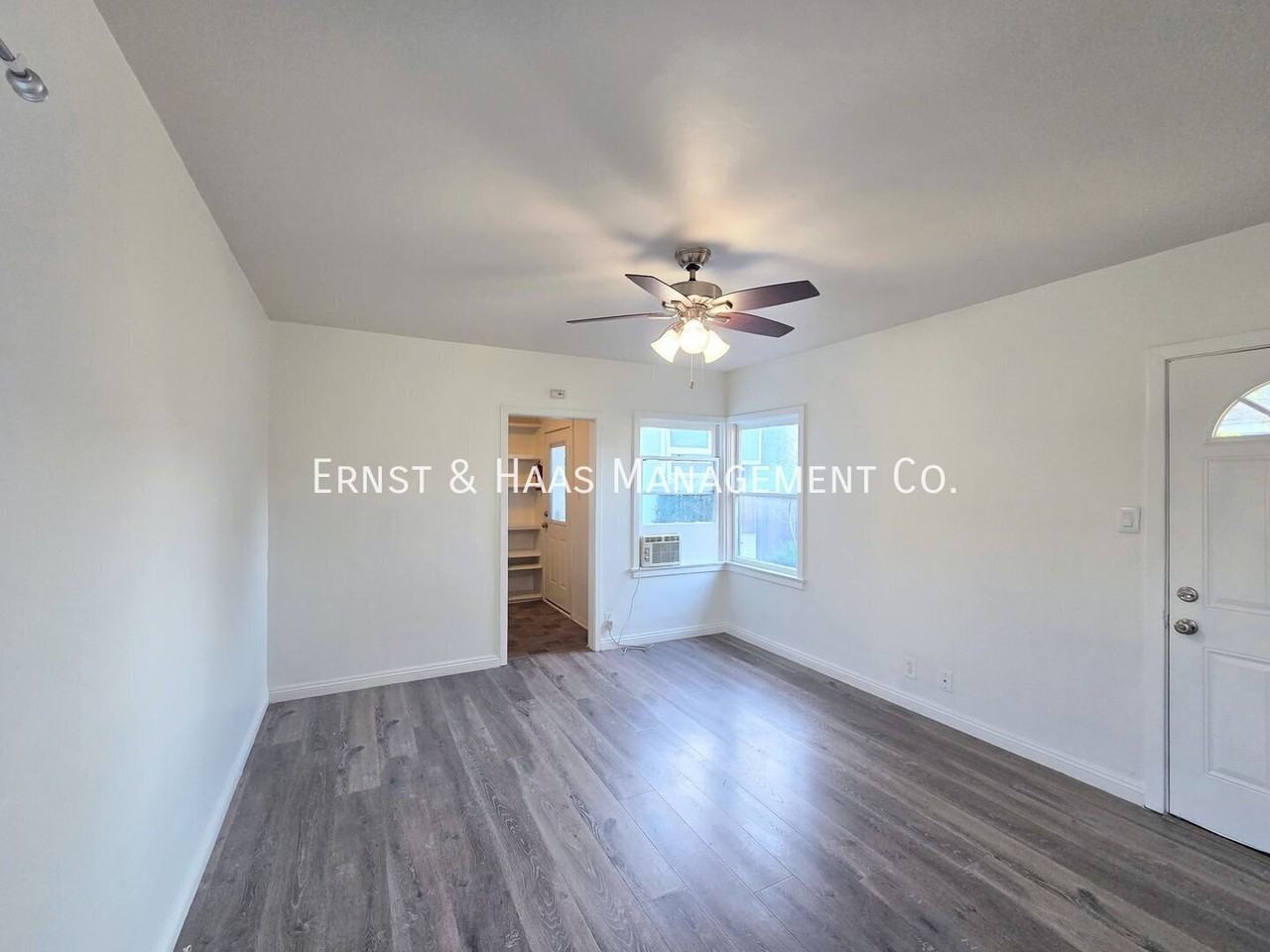 614 Newport Ave - Photo 3 of 9