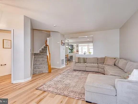92 Payne St - Photo 2 of 11