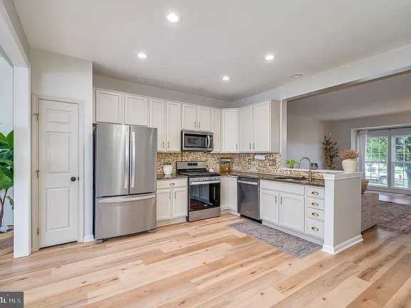 92 Payne St - Photo 3 of 11