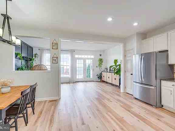 92 Payne St - Photo 4 of 11