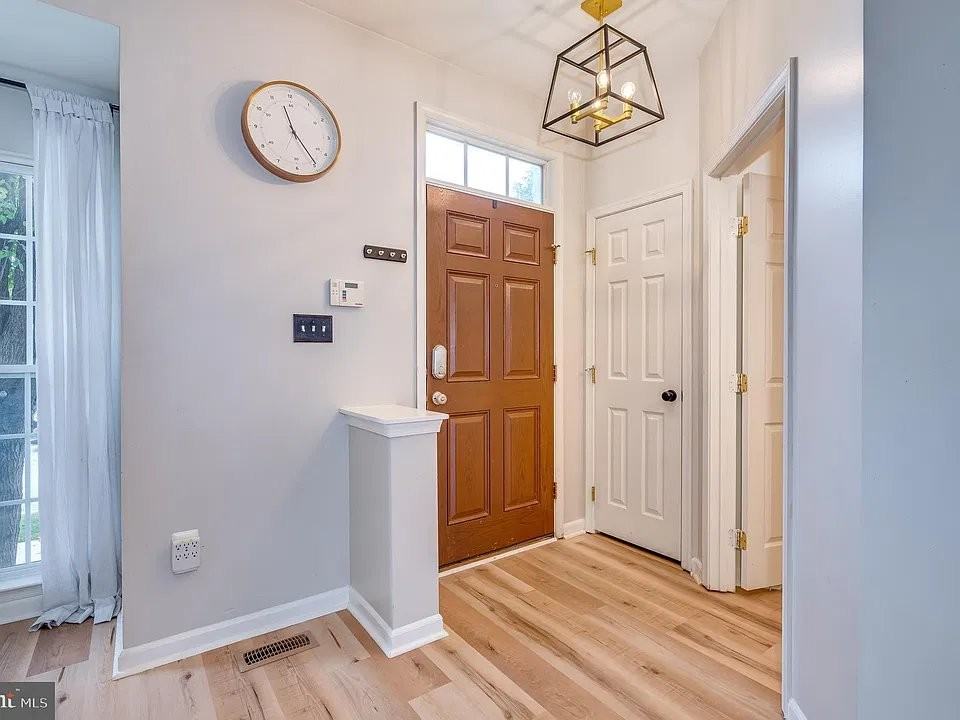 92 Payne St - Photo 5 of 11