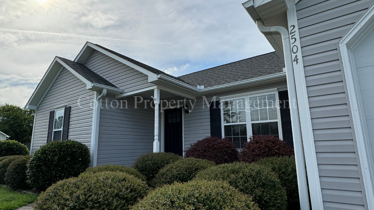 2504 Hawes Ct - Photo 2 of 33
