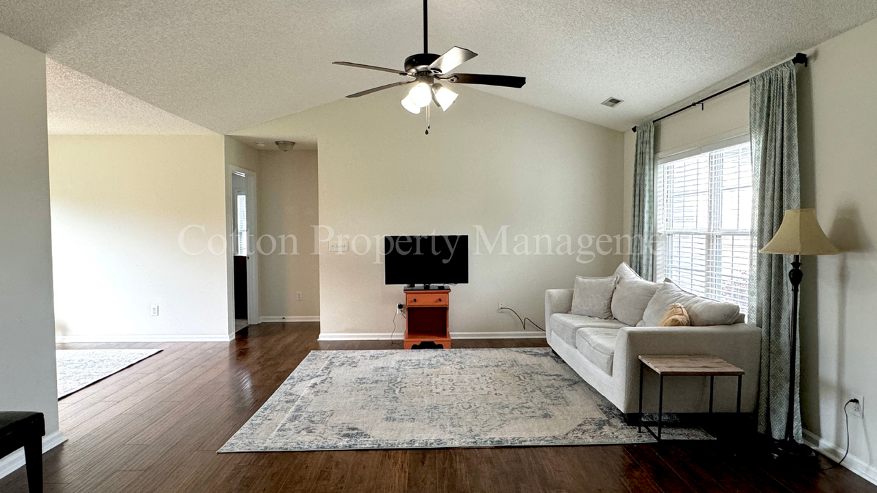 2504 Hawes Ct - Photo 6 of 33