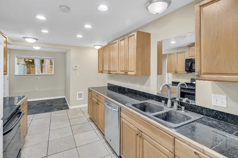 16621 Benson Rd S - Photo 6 of 20