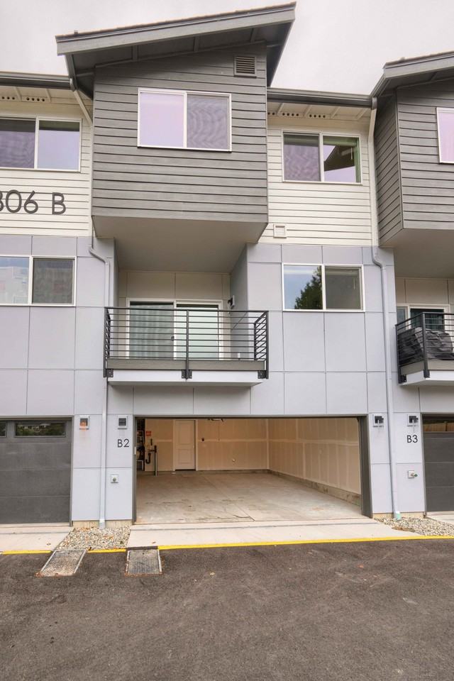 806 164th St Sw #B2 - Photo 2 of 20