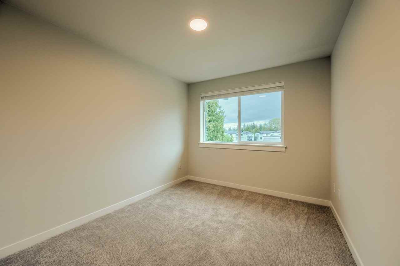 806 164th St Sw #B2 - Photo 3 of 20