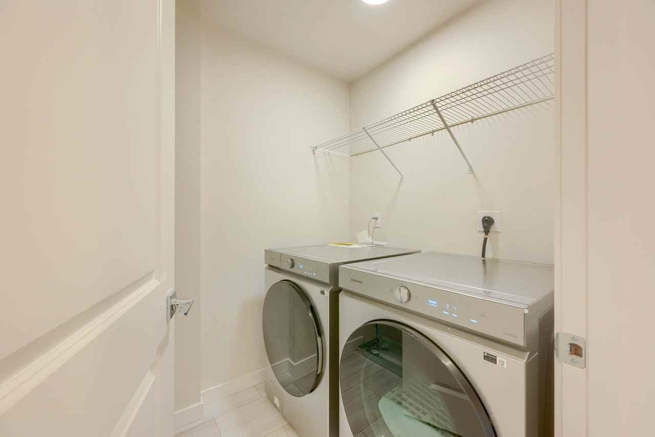 806 164th St Sw #B2 - Photo 5 of 20