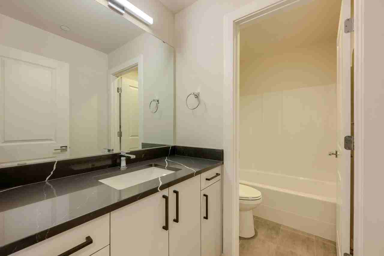 806 164th St Sw #B2 - Photo 6 of 20