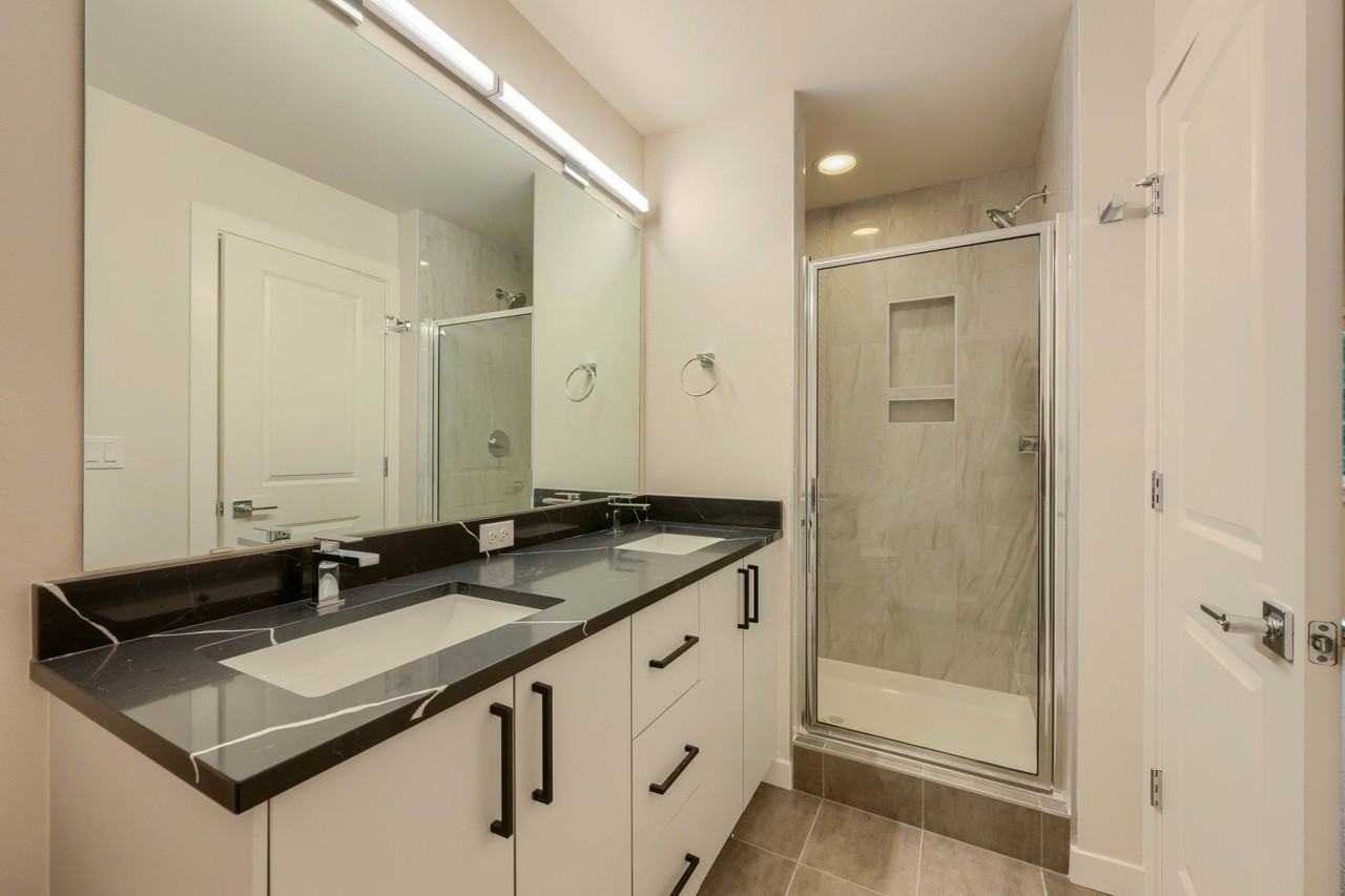 806 164th St Sw #B2 - Photo 7 of 20