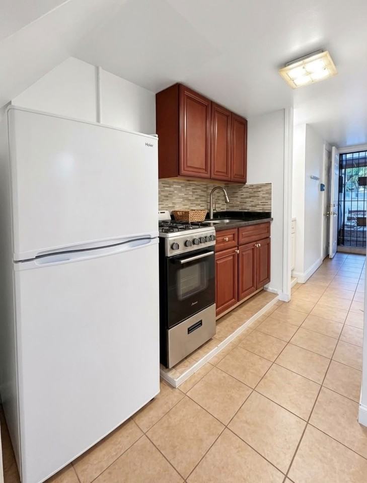 111 Remsen Ave - Photo 7 of 8