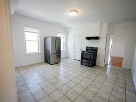 featured image of 4 Greenwood St #3