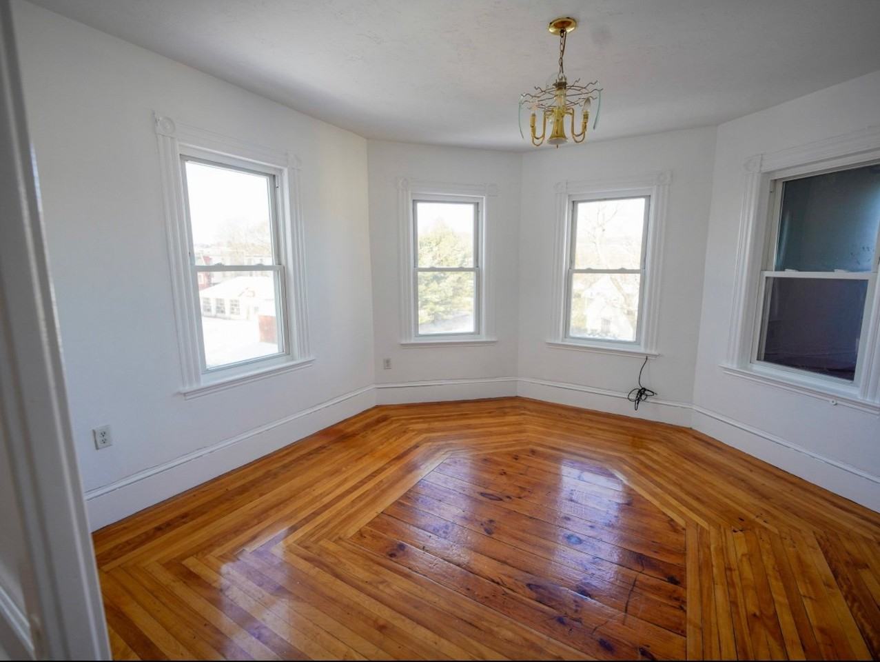 4 Greenwood St #3 - Photo 2 of 9