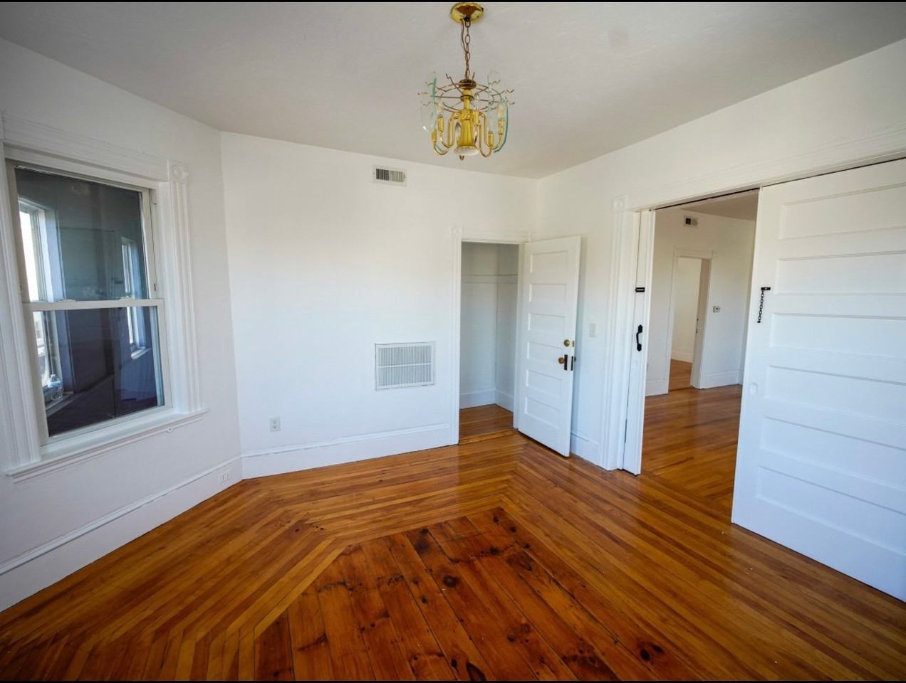 4 Greenwood St #3 - Photo 3 of 9