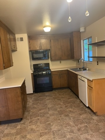 312 S Amador St - Photo 4 of 11