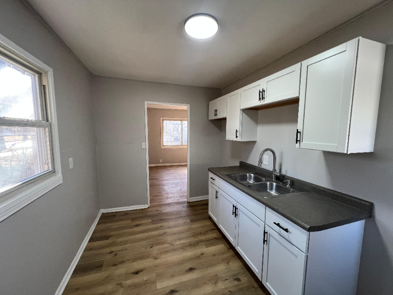 6049 N 39th St - Photo 4 of 6