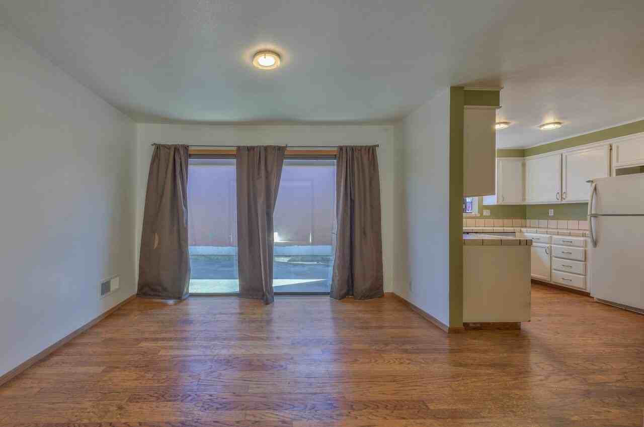 214 W Alvin Dr - Photo 6 of 19