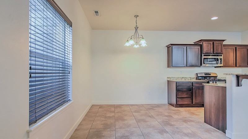 3738 W Jacinda Ln - Photo 7 of 33