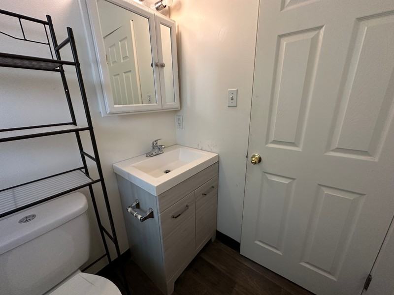 860 E St #13 - Photo 4 of 10