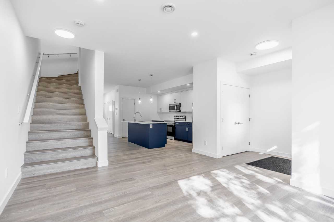 11 Barrington Avenue - Photo 4 of 24