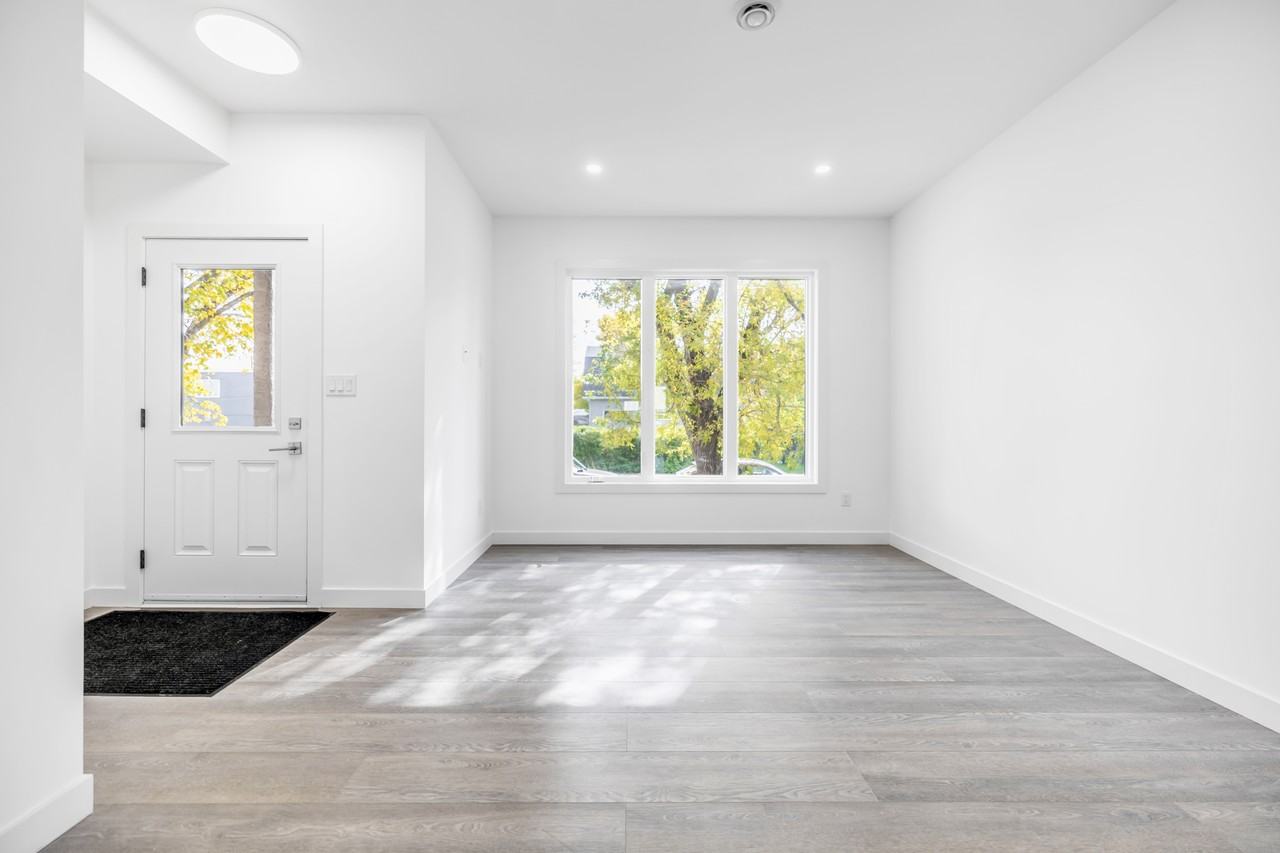 11 Barrington Avenue - Photo 2 of 24