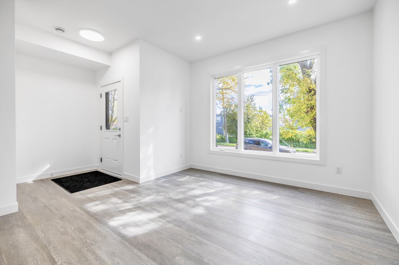 11 Barrington Avenue - Photo 3 of 24