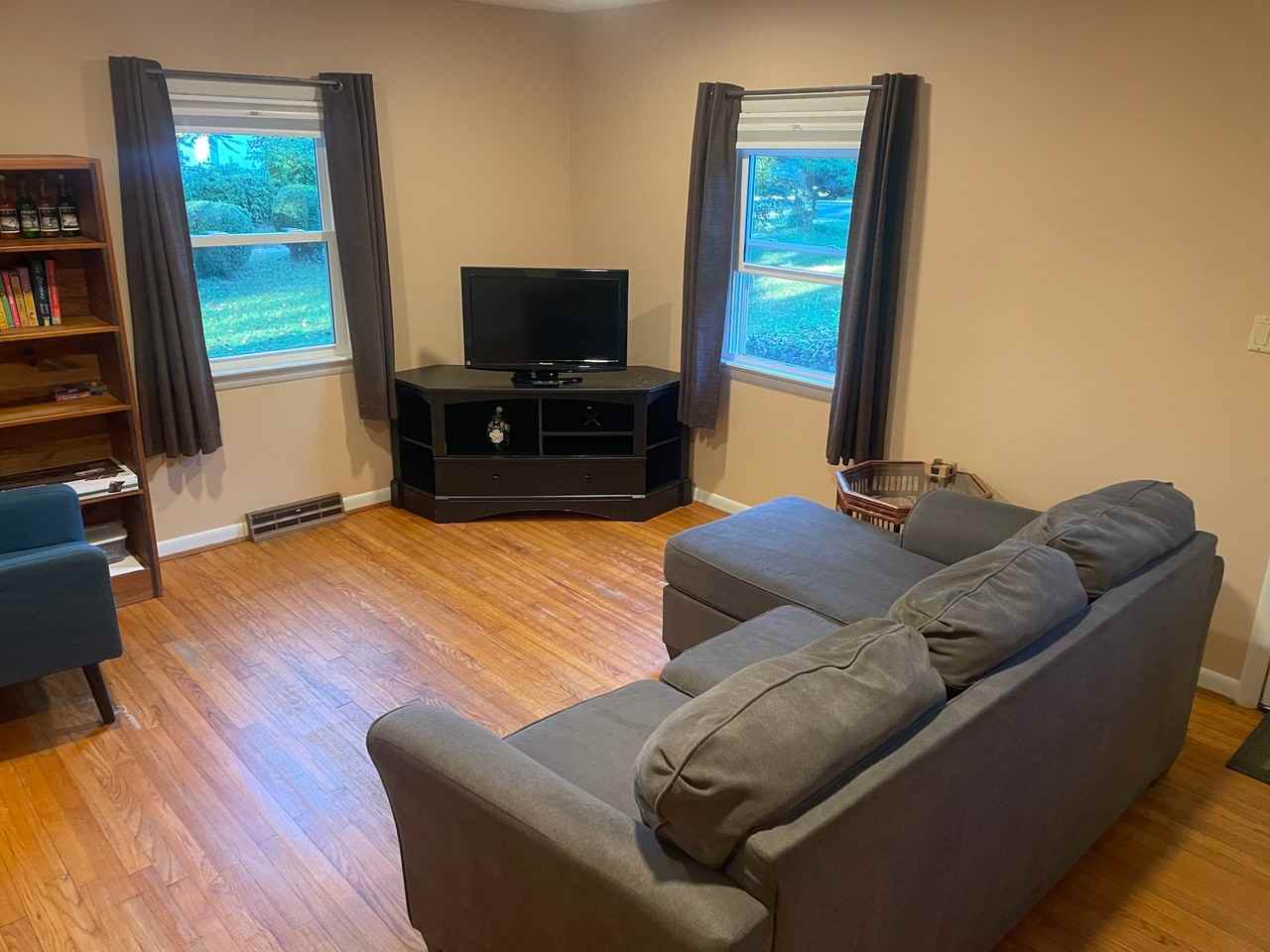 9512 4th Pl - Photo 5 of 18