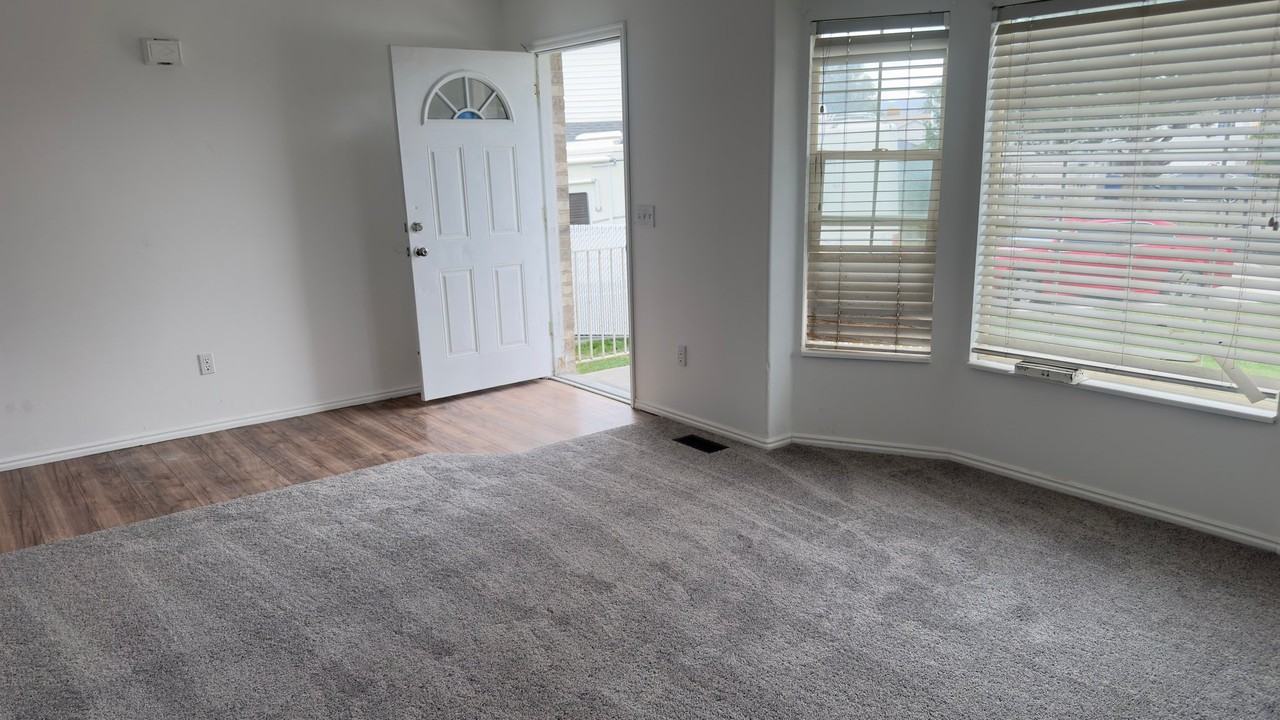 3786 W Beau View Ct - Photo 3 of 20