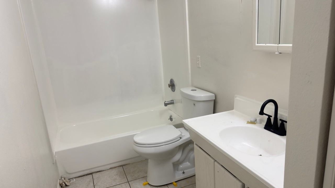 3786 W Beau View Ct - Photo 5 of 20