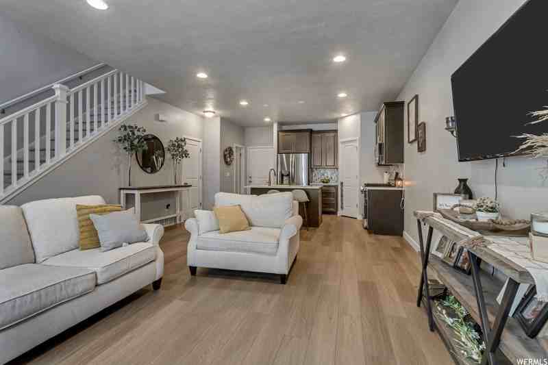 15030 S Wild Horse Way - Photo 4 of 11