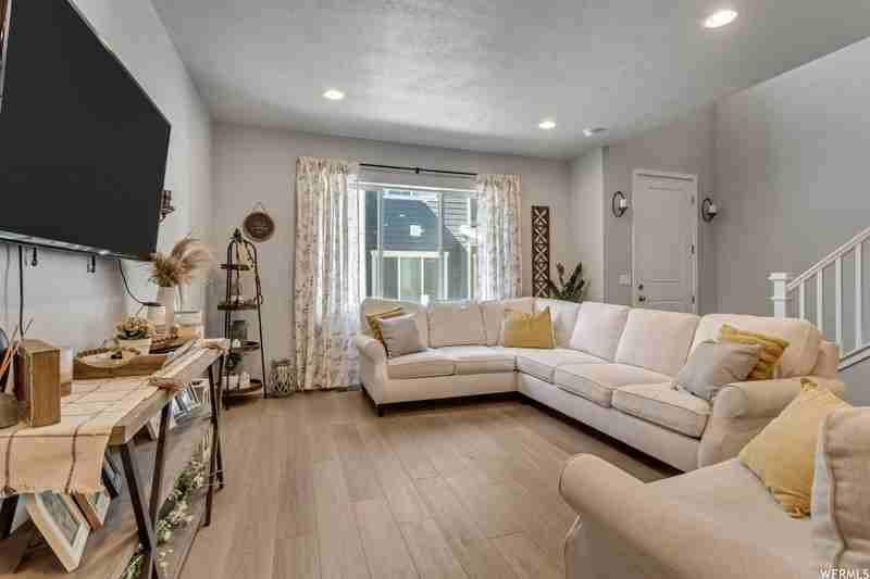 15030 S Wild Horse Way - Photo 7 of 11