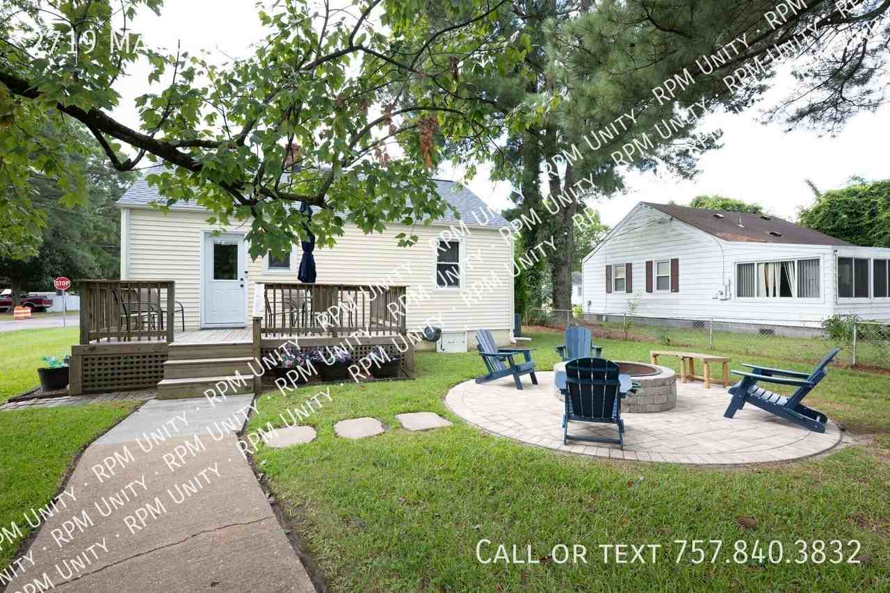 2719 Mark St - Photo 3 of 13