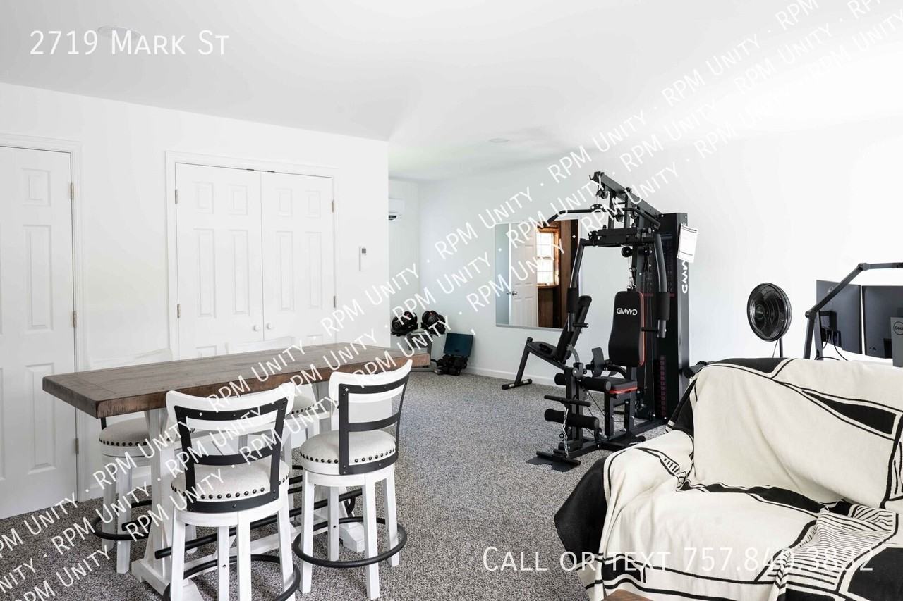 2719 Mark St - Photo 6 of 13