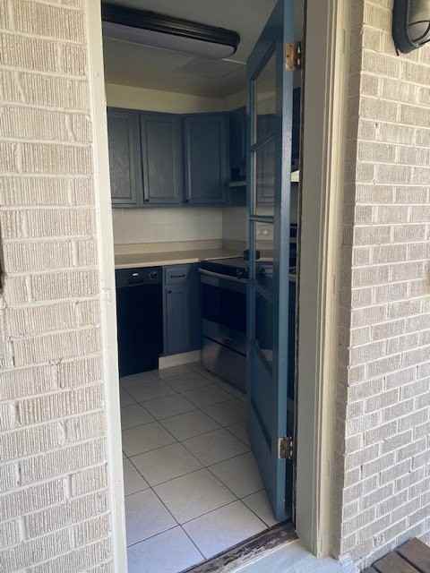 2043 Meade St - Photo 2 of 19