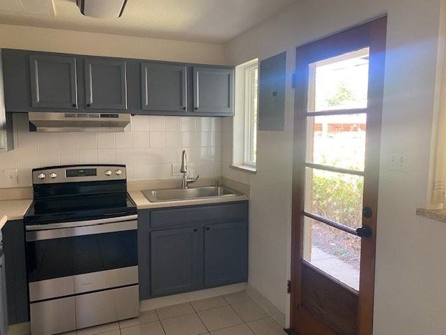 2043 Meade St - Photo 3 of 19