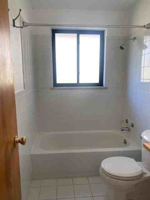 2043 Meade St - Photo 5 of 19